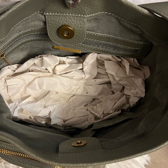 💚💚NWT-STEVE MADDEN OLIVE GREEN SHOULDER BAG AND WALLET💚💚 - Picture 14 of 17